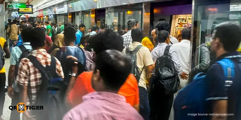 Kolkata metro overcrowded